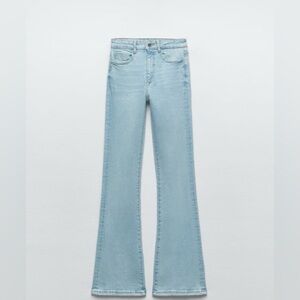 Zara - High Waist Flare jeans Tiro Alto Z1975